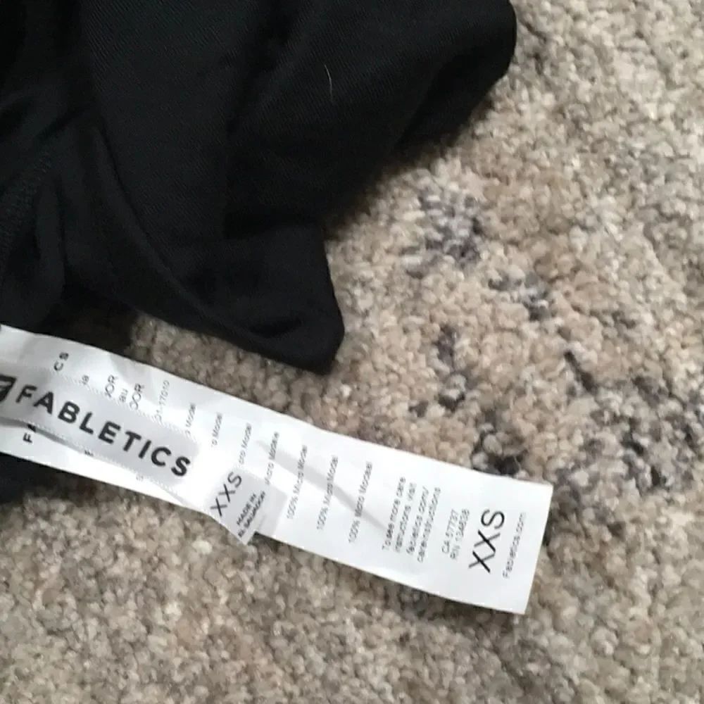 Fabletics athletic 2-way tee. XS - Picture 5 of 6